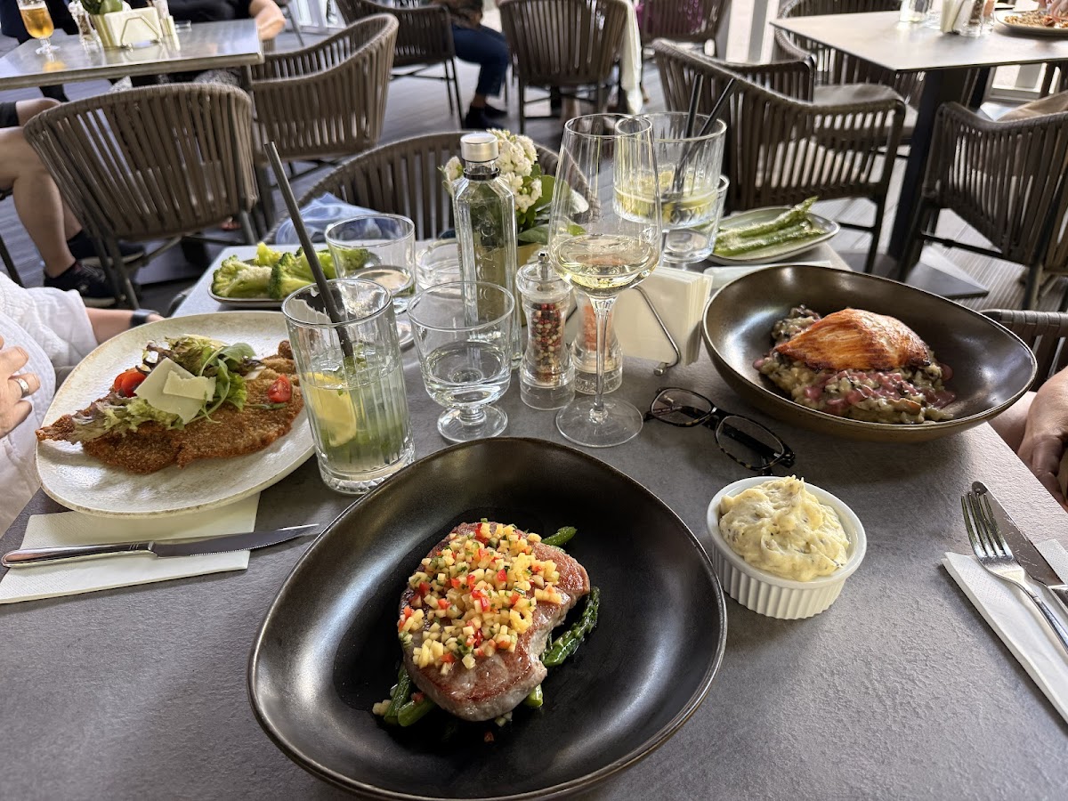 Haute Pepper — Restaurant