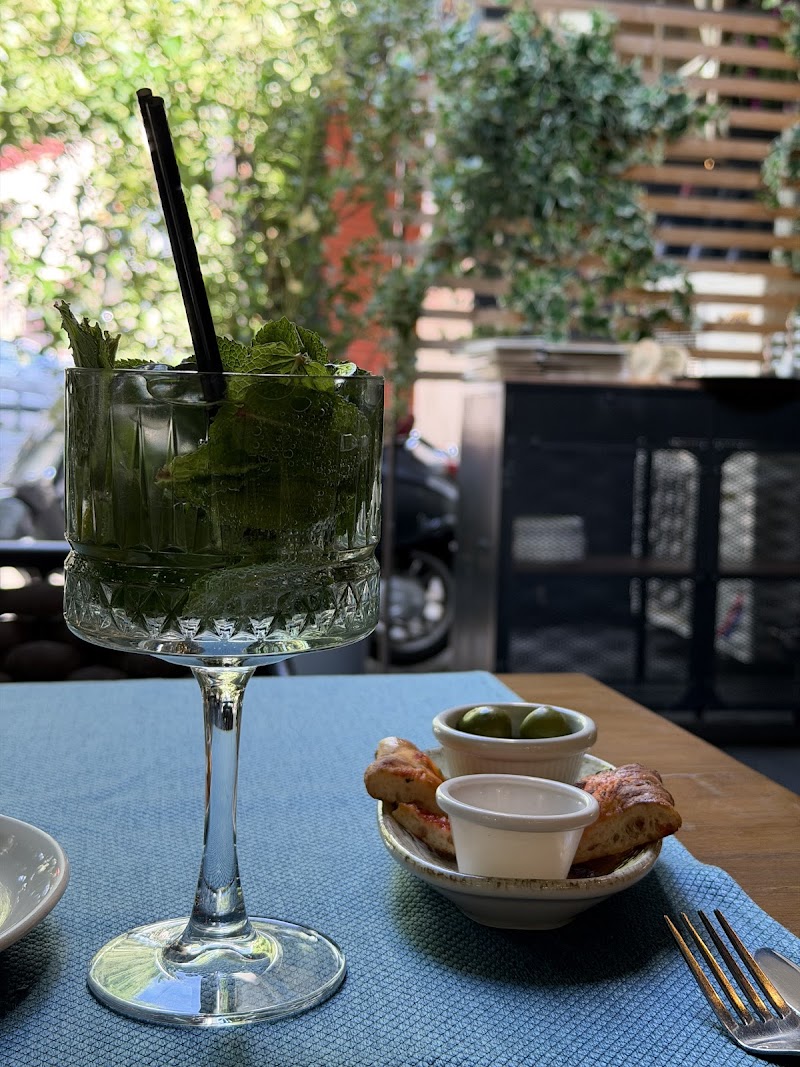 Trattoria Mezzaluna