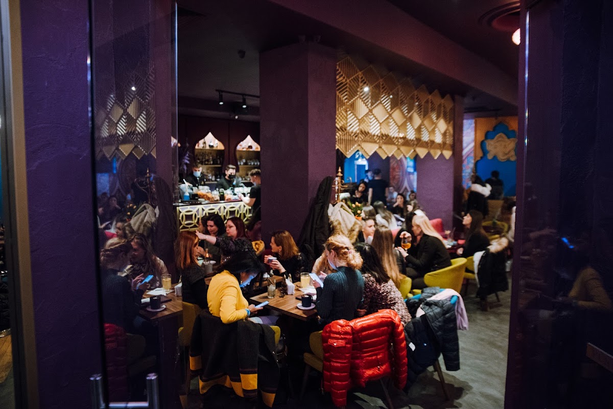 Ganesha Caffe Victoriei — Cafe
